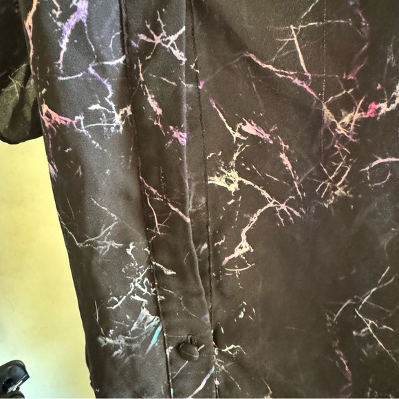 Torrid | Printed Abbey Button Back Blouse - Picture 7 of 7